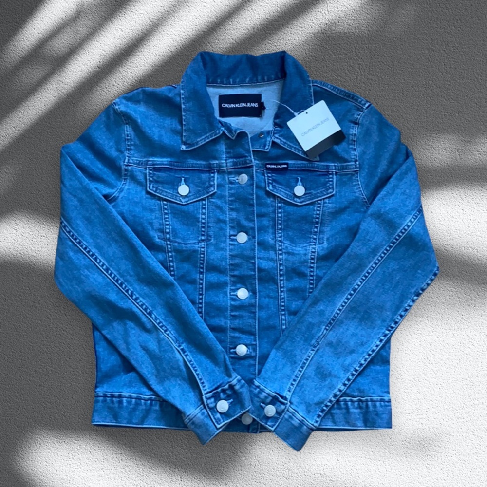NWT Calvin Klein Light Wash Stretch Denim Jacket